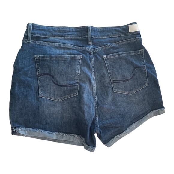 signature by Levis cuffed hem denim shorts womans size 16 high rise - Picture 2 of 9